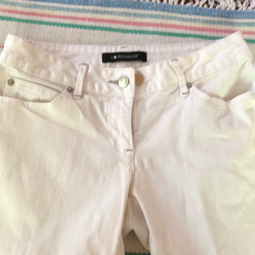 I Heart Ronson White Capris
